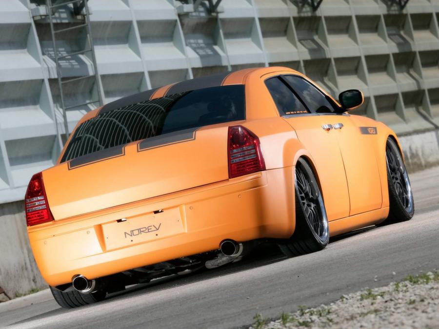  Chrysler 300C by Parotech Norev 2006 года  (фото 2 из 4)